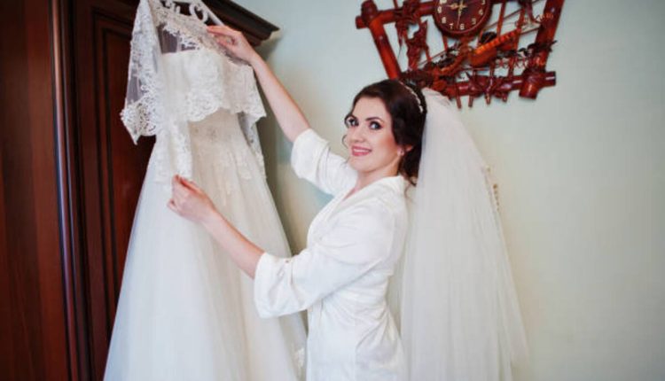 Gal Gadot and Jaron Varsano's Wedding Dress